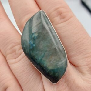 Large leaf shaped labradorite ring