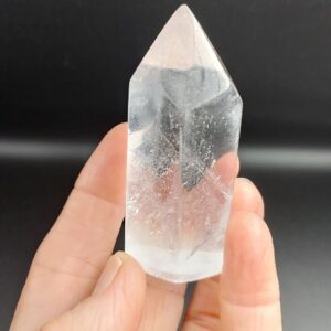 Clear quartz prism 83g 6.5 x 3 x 3cm