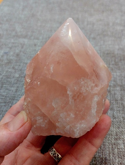 Rose Quartz Cutbase prism 330g