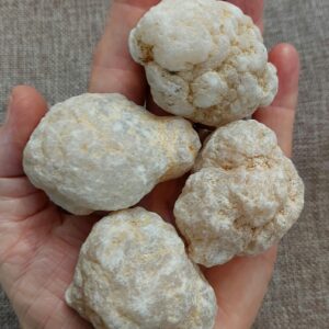 Whole geode white 5cm